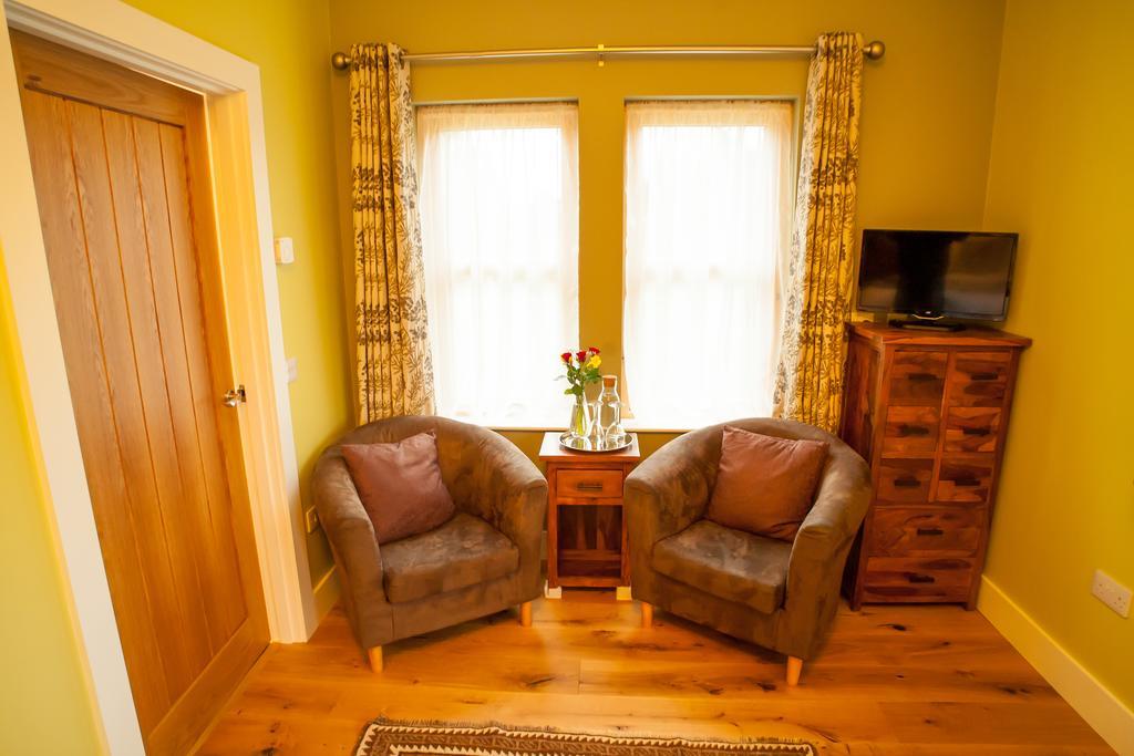 Ceo Mara Croft & 2 Luxury Guest house